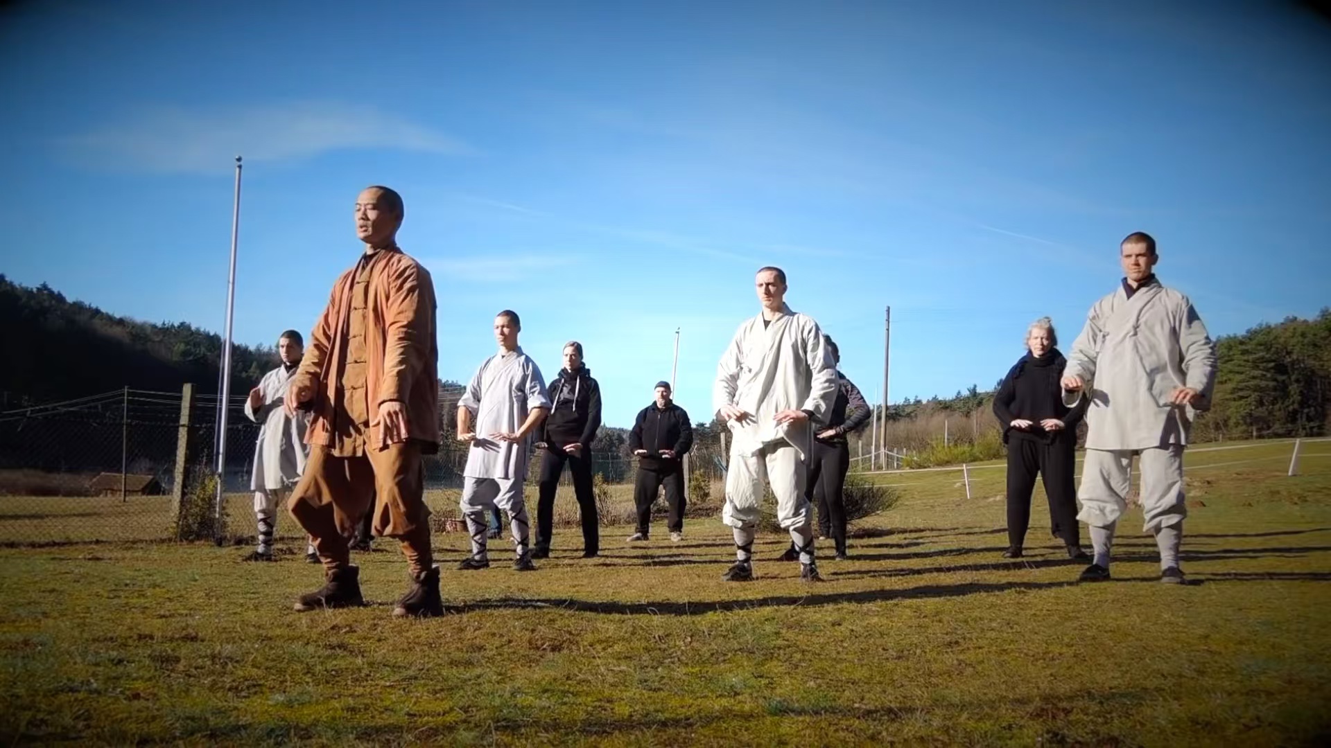 çi̇n'de kung fu öğreni̇n
